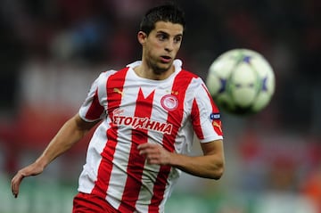 El extremo belga se fue muy joven al Olympiakos. De origen griego tuvo éxito en el equipo del Pireo y se marchó al Everton en 2012 donde aún continua.