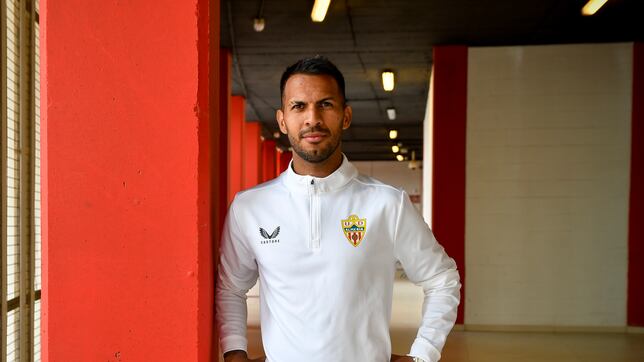 Jonathan Viera activa la cláusula para salir del Almería