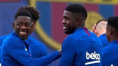 Demb&eacute;l&eacute;, con Umtiti.