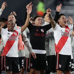 Con muchas bajas, River defiende la punta ante Banfield