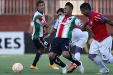 Palestino tuvo un duro choque con Nacional de Montevideo.