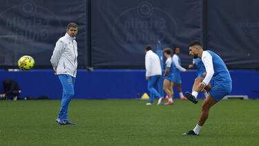 Con la mirada al cielo