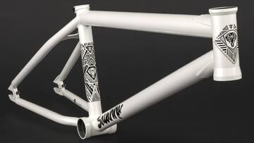 Courage Adams: Cuadro de BMX Savanna Line 2020 realizado junto a Flybikes.