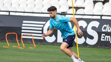 13/03/25 CD CASTELLON ENTRENAMIENTO
OSCAR GIL