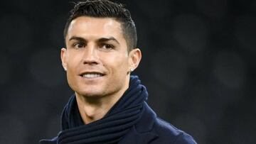 Cristiano Ronaldo enseña a los niños italianos los secretos para ser como él