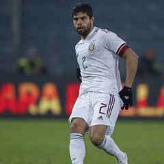 Néstor Araujo se lesiona y es baja del Tri ante Costa Rica