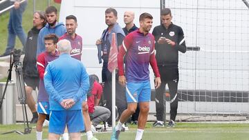 Busquets ya tira de galones: discurso antes de empezar la sesión