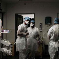 Suspendidos de empleo y sueldo 420 sanitarios en Italia por no vacunarse contra la COVID