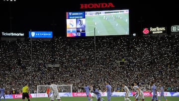 The July the Fourth  El Tráfico is tipped to take the MLS single game attendance record, but which game was the previous holder?