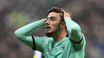 Soccer Football - UEFA Champions League - Newcastle United v Athletic Bilbao - St James' Park, Newcastle, Britain - November 5, 2025 Athletic Bilbao's Nico Serrano reacts after missing a chance to score REUTERS/Scott Heppell