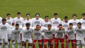 <b>EN LIGA. </b>El Valladolid ganó a la Unión gracias a un gol de Guerra en un partido que fue de homenaje al manchego Miguel García.