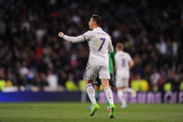 MADRID, SPAIN - MARCH 12:  Cristiano Ronaldo of Real Madrid celebrates after scoring Real's opening goal during the La Liga match between Real Madrid CF and Real Betis Balompie at Estadio Santiago Bernabeu on March 12, 2017 in Madrid, Spain.  (Photo by De