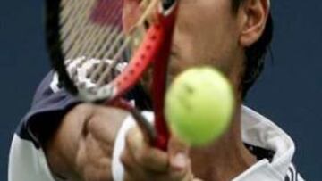 <B>SUPERIOR.</B> Verdasco ofreció ante el duocécimo cabeza de serie un gran tenis que le permite pasar a la siguiente fase del US Open.
