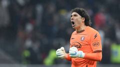 Guillermo Ochoa of US Salernitana celebrates at the end of the Serie A match between AC Milan and US Salernitana at Stadio Giuseppe Meazza on March 13 2023 in Milan, Italy (Photo by Giuseppe Maffia/NurPhoto via Getty Images)