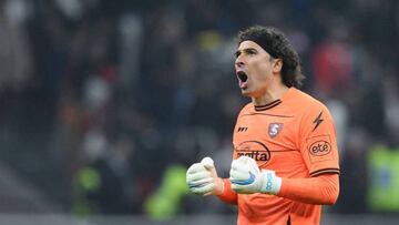 Guillermo Ochoa of US Salernitana celebrates at the end of the Serie A match between AC Milan and US Salernitana at Stadio Giuseppe Meazza on March 13 2023 in Milan, Italy (Photo by Giuseppe Maffia/NurPhoto via Getty Images)