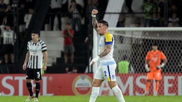 Rosario Central's forward #22 Enzo Copetti celebrates after scoring his team's first goal during the Copa Libertadores group stage football match between Paraguay's Libertad and Argentina's Rosario Central at the La Huerta stadium in Asuncion, on April 15, 2026. (Photo by DANIEL DUARTE / AFP)