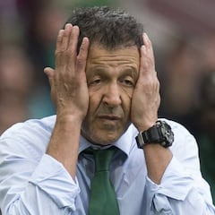 FIFA suspende seis partidos a JC Osorio por insultos al árbitro