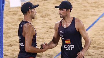 Pablo Herrera y Adri&aacute;n Gavira, durante un partido en los Juegos Ol&iacute;mpicos de Tokio.