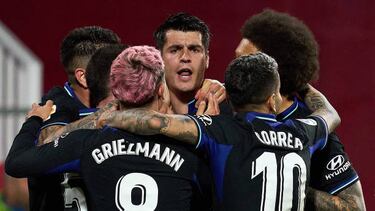 Morata celebra con sus compañeros el gol ante el Girona.