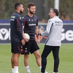 Pereira construye su Levante desde atrás