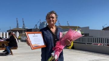 Tiene 83 años, logró titularse en AIEP y encontró trabajo: “No me creían capaz, y acá estoy, feliz”