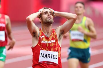 Sebasti¨¢n Martos lamenta su eliminaci¨®n en la segunda semifinal de 3.000 metros obst¨¢culos. Concluye en el puesto veintid¨®s con 8:23 minutos.