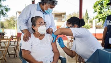 Cofepris libera lote de vacunas CanSino envasadas