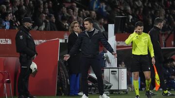 Alessio Lisci muestra su enfado ante una decisión arbitral durante el choque ante el Levante.