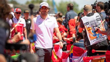 F1 - SPAIN GRAND PRIX 2019
drivers parade SAINZ Carlos (spa), McLaren Renault F1 MCL34, portrait during 2019 Formula 1 FIA world championship, Spain Grand Prix, at Barcelona Catalunya from May 10 to 12 - Photo Antonin Vincent / DPPI
12/05/2019