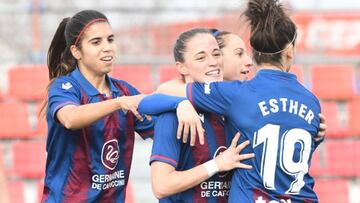 El Levante celebra un gol en Vallecas.