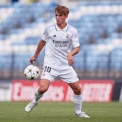 Nico Paz, entre Ancelotti y Scaloni