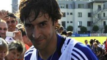Raúl será titular en su debut con el Schalke