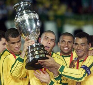 En el año 1999, Ronaldo consiguió su segunda Copa América.