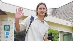 El Valencia complica la llegada de De los Santos