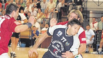 <b>IMPARABLE. </b>Ivan Smigic penetra entre la defensa del Alcobendas.