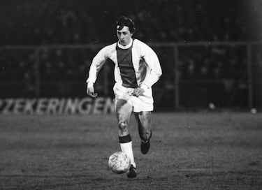 The great Cruyff as a player...