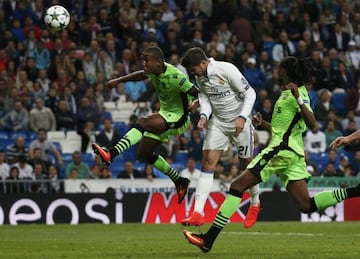 Football Soccer - Real Madrid v Sporting Portugal - UEFA Champions League group stage - Santiago Bernabeu stadium, Madrid, Spain - 14/09/16 Real Madrid's Alvaro Morata scores a goal. REUTERS/Juan Medina