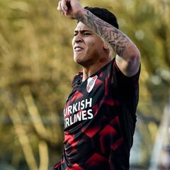 Karpaty acude a la FIFA ante deuda de River por Carrascal