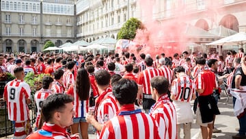 06-09-25. LA MAREONA DEL SPORTING, DEJÁNDOSE NOTAR EN LA PLAZA DE MARÍA PITA.