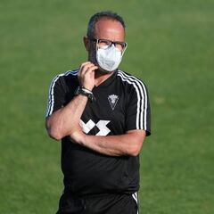 Álvaro Cervera, a punto de renovar con el Cádiz hasta 2024