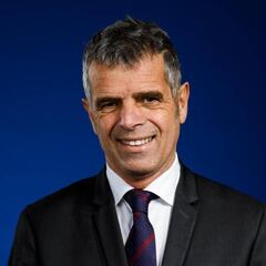 Uno de los seis dimisionarios se desmarca de Emili Rousaud