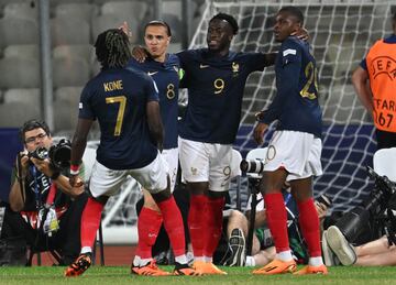 Francia celebra uno de los goles.