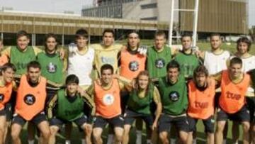 <b>LOS ELEGIDOS. </b>Arriba, de izquierda a derecha: Adán, Marcano, Monreal, Javi García, Sergio Sánchez, Javi Martínez, Roberto, Chico, Xisco, Marc Torrejón, Mario Suárez, Granero, Raúl García y Asenjo; abajo, Bojan, Adrián López, Jonathan Pereira, Jurado, Diego Capel, Miguel Torres, Sisi, Azpilicueta y Pedro León. Todos ellos buscarán desde hoy ser los campeones de la Eurocopa Sub-21 de Suecia.