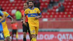 Javier Aquino recibió sutura tras golpe en la cabeza en el Mundial de Clubes