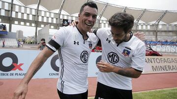 El jugador de Colo Colo Esteban Paredes