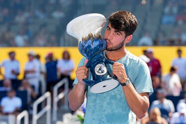 Carlos Alcaras ganó los 1,000 Masters de Chinchinati después de que el pecador Janic abandonó al pecador.