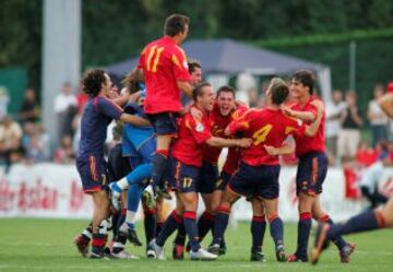 24 de julio de 2004. España ganó su segundo Europeo ante Turquía por 1-0. Sede: Suiza.