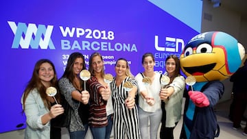 M&ordf; Elena S&aacute;nchez, Clara Espar, Marta Bach, Helena Lloret, Paula Cresp&iacute; y Alejandra Aznar.