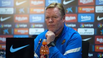 Ronaldo Koeman, entrenador del FC Barcelona, comparece en rueda de prensa.