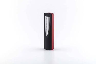 Carga tu móvil con la batería de un Tesla Model S